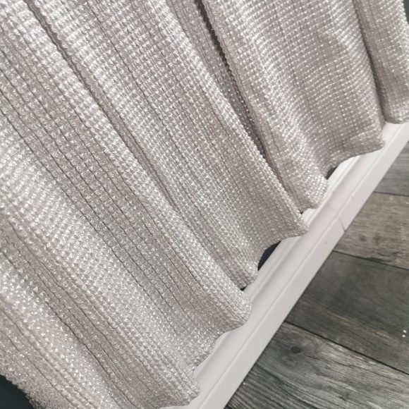 Wedding dress - Picture 7 of 16